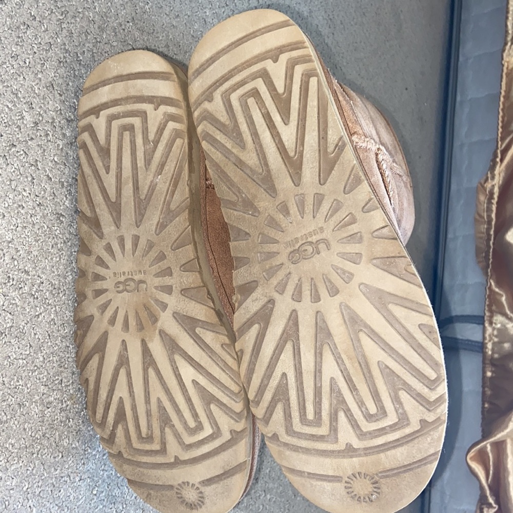ugg boots - Picture 3 of 4